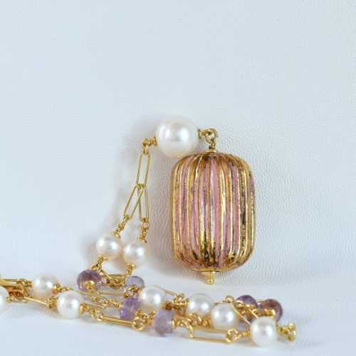 Collana con ametista, perle e ceramica dipinta oro 24k