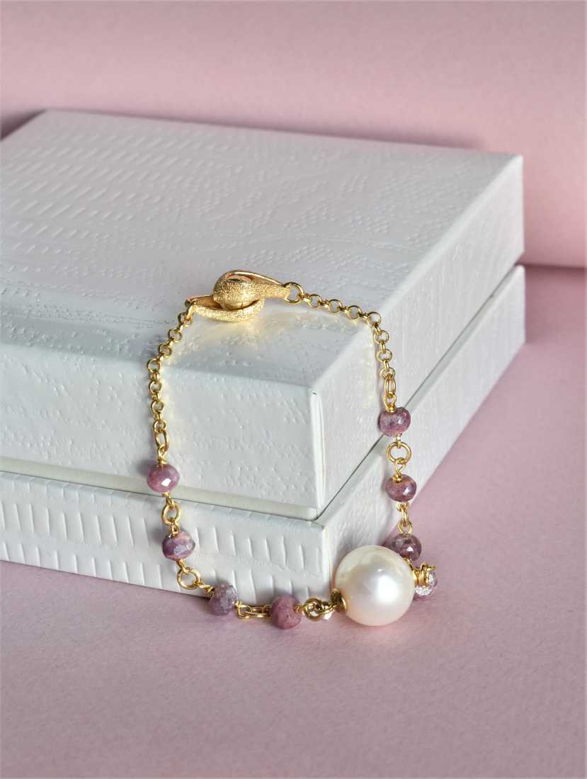 Bracciale in argento placcato oro 18k con rubini e perla