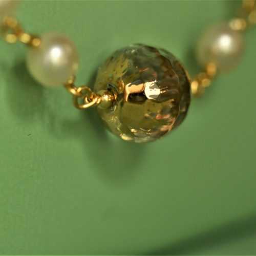 Collana in argento con perle e cristallo di rocca dipinto oro 24k